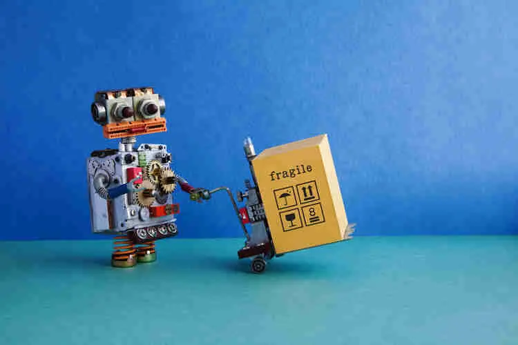 robo carregandou uma caixa de frágil